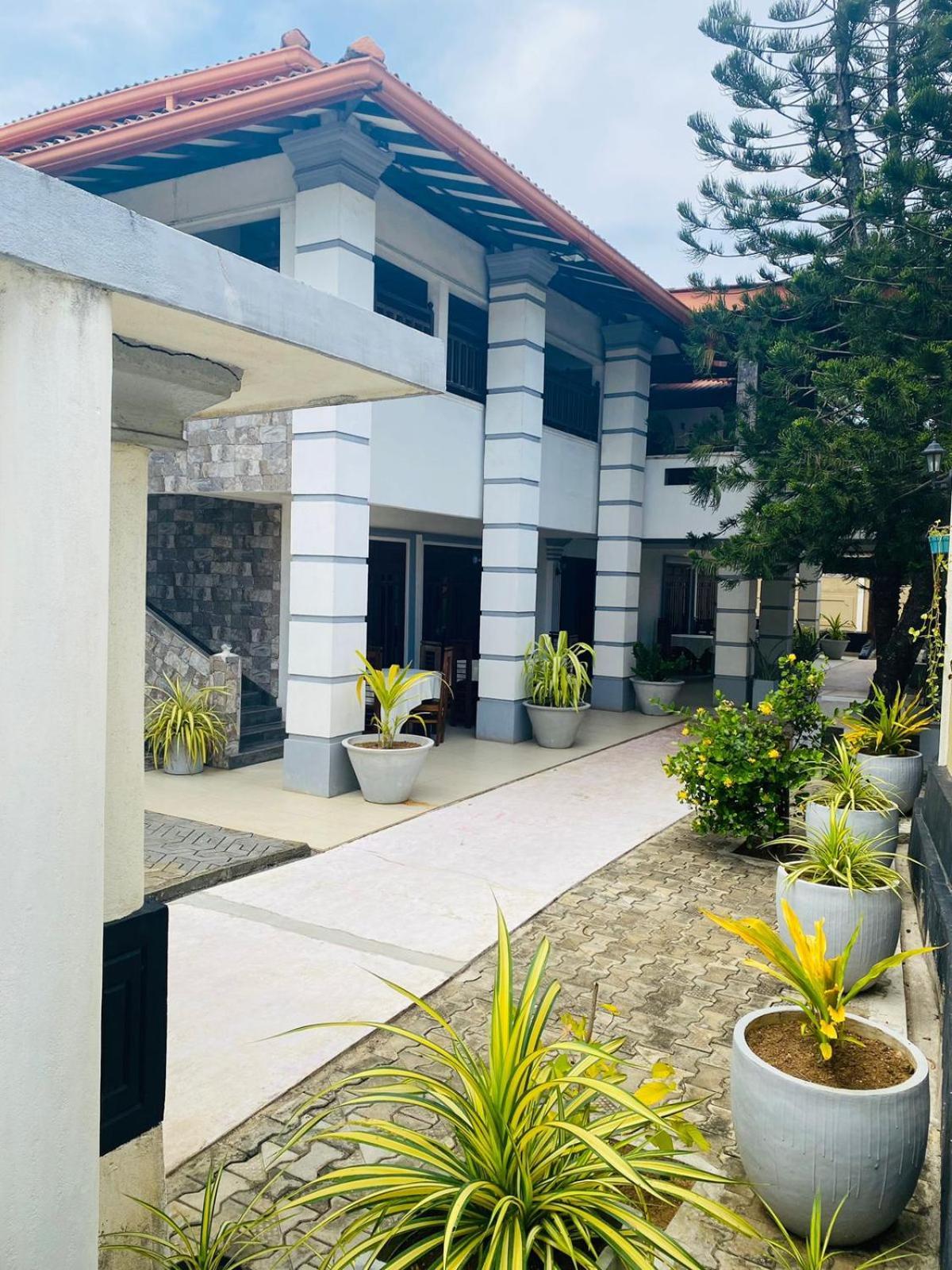 New Ocean Hill Hotel Hikkaduwa Exterior photo